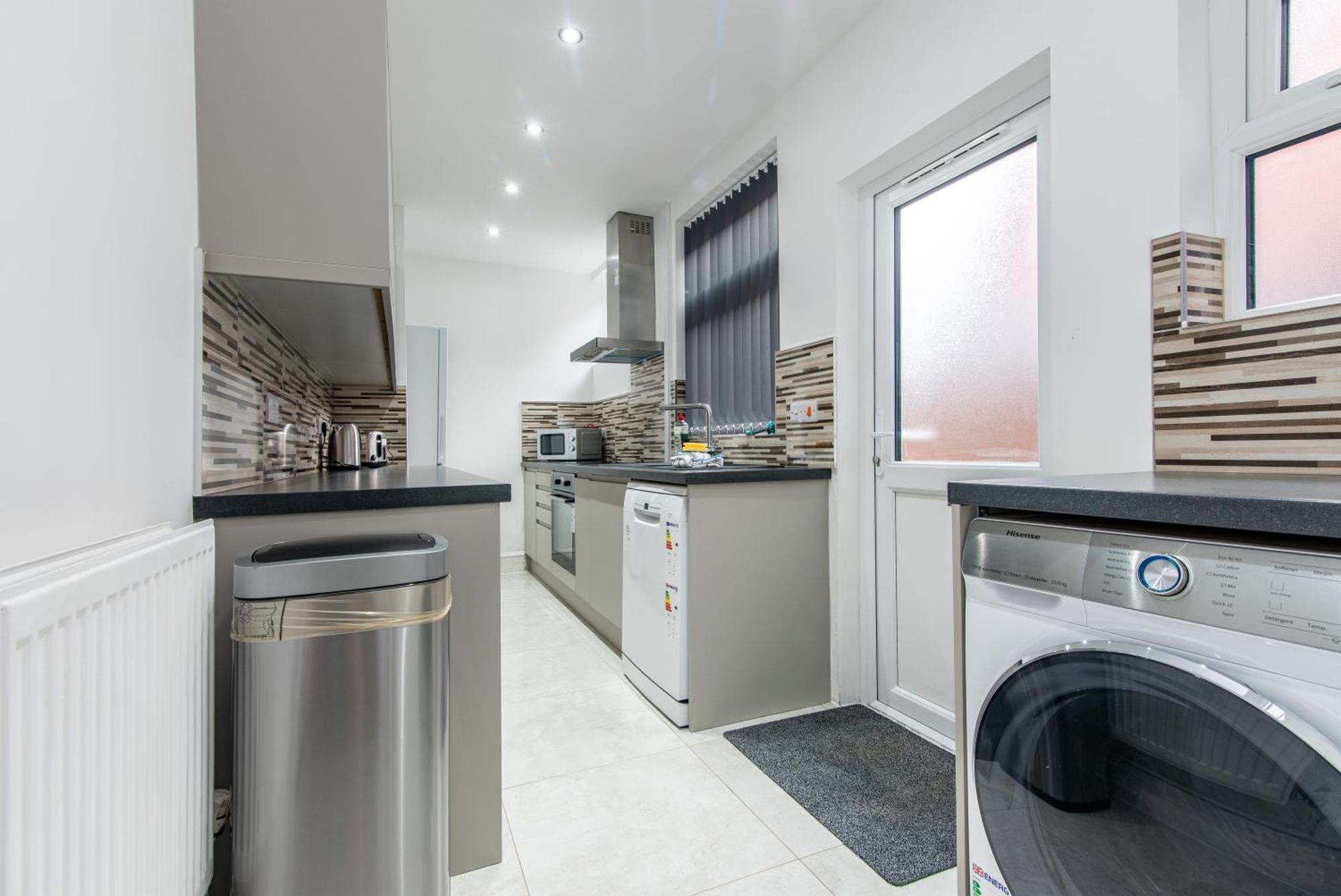 2 Bedroom House In The Heart Of Лестер Экстерьер фото